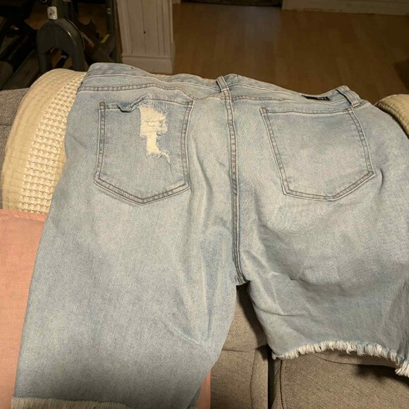 KUT FROM THE CLOTH Jean Shorts Plus SIze - Picture 2 of 5